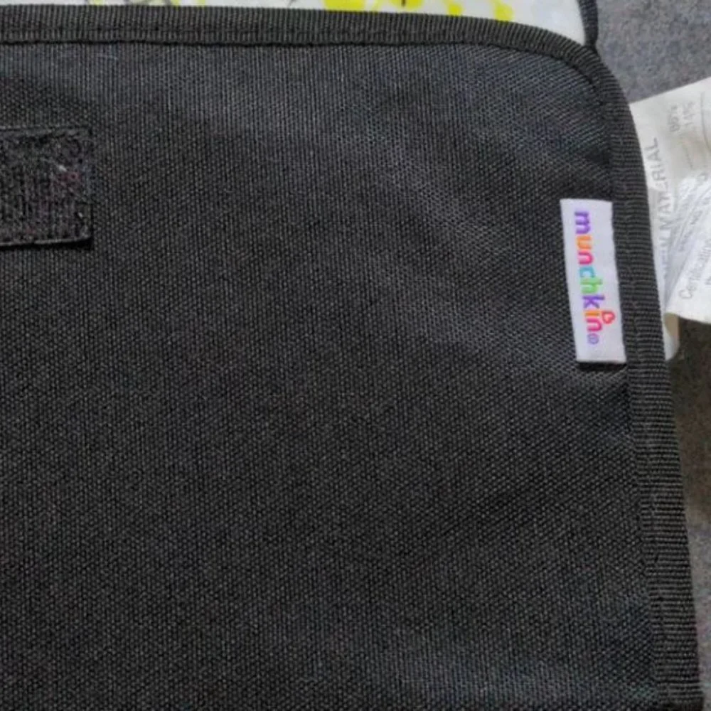 Munchkin Portable Diaper Travel Changing Pad Wipes